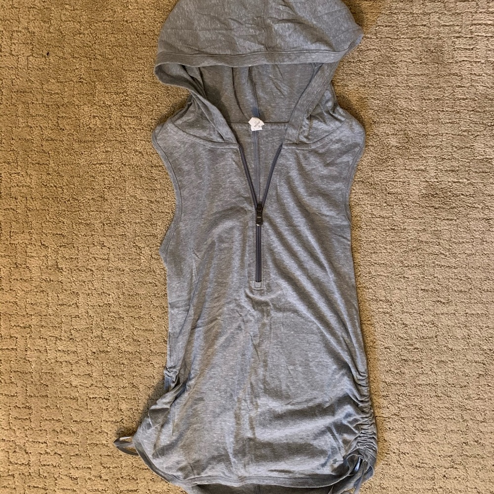 Under armor hooded tank